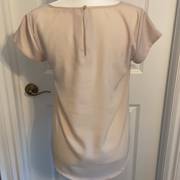 Isaac Mizrahi Beige Blouse. Size small. - Picture 3 of 6